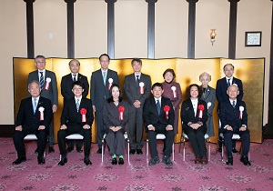 前列左の2番目から木村さん、久保さん、高山さん、FUJIWOさん